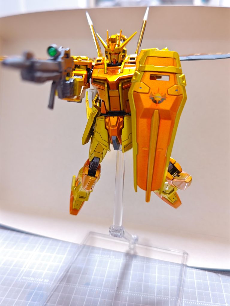 色は全て水性ホビーカラーで　スーパーファインゴールド→クリアイエロー　ゴールド→クリアオレンジ　カッパー→クリアイエロー＋クリアオレンジでいい感じの金3種にできたと思います最終光沢トップコートです