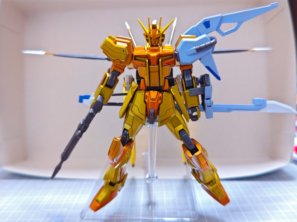 ストライカーパックは機動性を鑑みソードのみを想定しています&nbsp;……オオワシがでかすぎて肩と干渉してランチャーがつけられませんでした