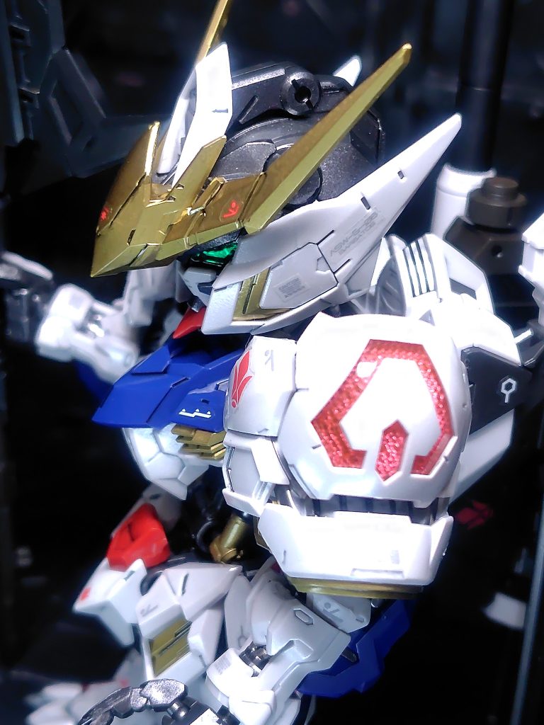 特に加工無しでもツインアイがしっかり反射します。