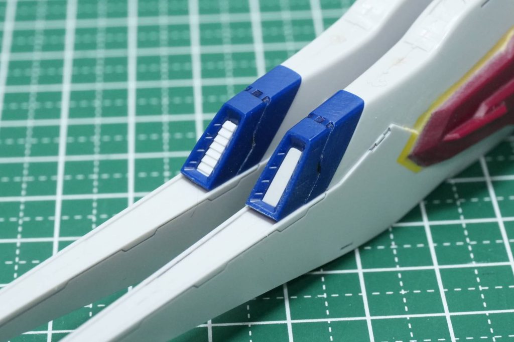 細かい所でスラスター部分をスリット形状にしたり、あすぱら模型さんのディテールアップ品を使用したりして各部にディテールアップを施しています。