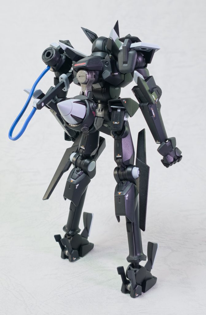 足が短く感じたのでそこだけ伸ばしてます