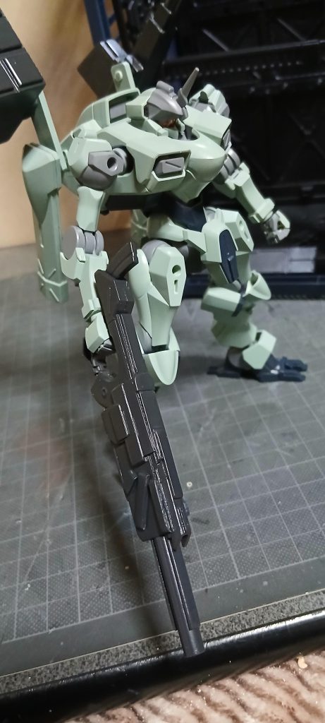 ライフルも元のままだとやっぱり寂しいので、大型化しました。