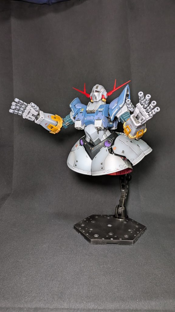 専用デカールを貼って半光沢クリアーでトップコートしました。