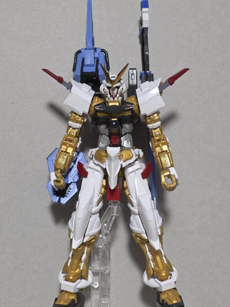 ソードストライカー左右逆に配置されるのがMETALBUILDで見た時は驚きました。肩パーツにスラスター増設忘れました。