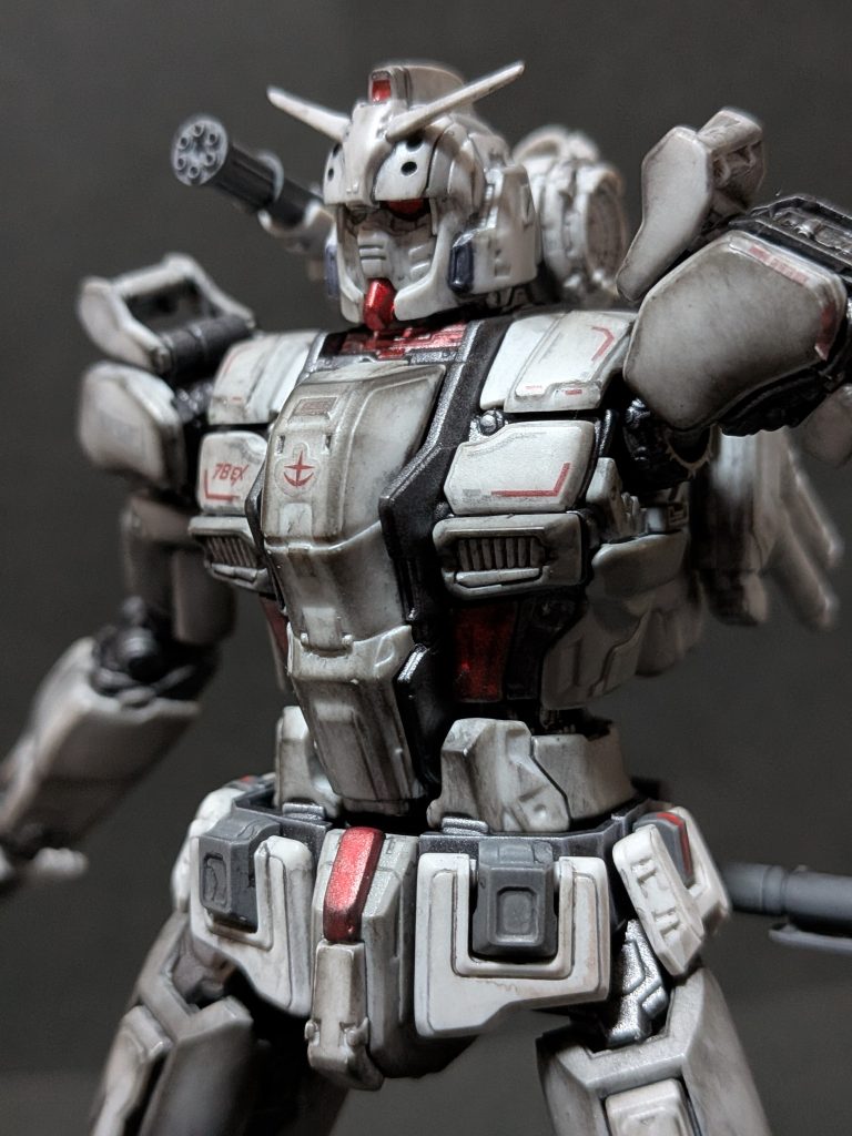 劇中よく使用されたショルダーガトリング、至近距離でこんなの撃たれたら怖いよガンダムEXさん…。