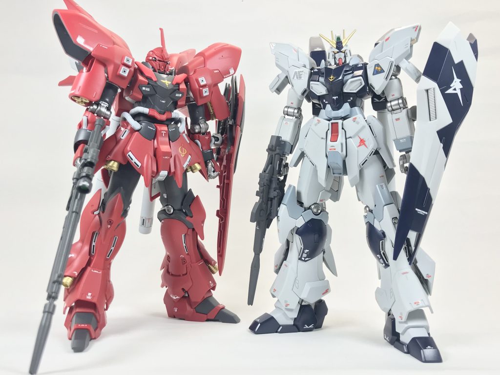 ツーショット写真です。現在、両機共にファンネル装備型のVer.2を構想中でパーツ集めを行なってます。いつになるか分かりませんが、完成したらお披露目しますので宜しくお願いします。