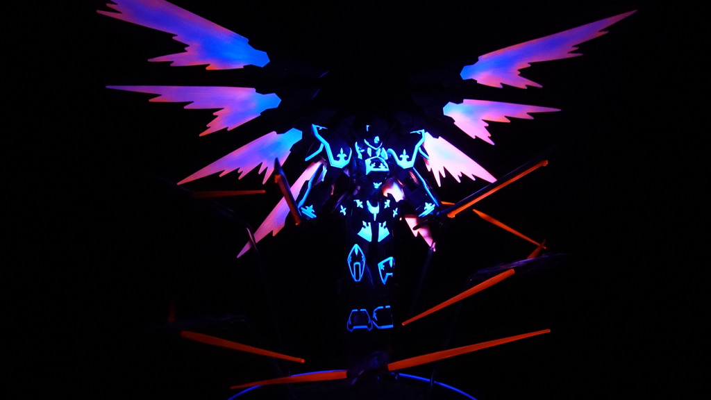 軽く蛍光塗装しました。