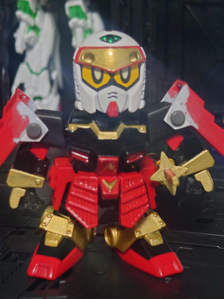 ＜途中経過＞媒体によって肩当てのポッチが有ったり無かったりして悩みましたが、BB戦士No.17や元祖SDのキットに準じてポッチ無しをチョイス。