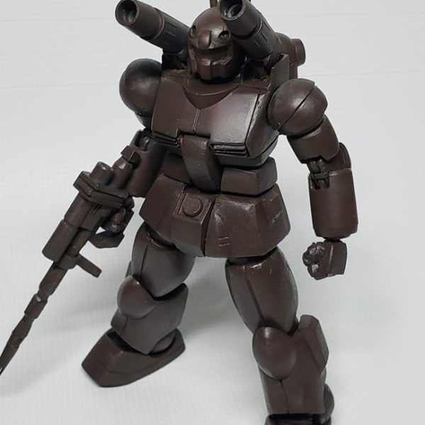 今回は、クレオスのマホガニーサーフェーサーを使用しています。 HGUCリバイブ版をベースに、アニメ版ガンキャノンを再現したい。めぐりあい宇宙編に登場した108,109、そしてそれ以前の無印バージョンも再現したい。 手首パーツは種々用意。ライフルのスコープの有無を、差し替えで再現。ほぼ指摘されていないが、劇場版ガンダム哀戦士編でこのしゃがみ込みポーズのカットではスコープが描かれてません。作画ミスととはいえ、スコープが省略されていることでコンパクトにしゃがみ込むフォルムが決まっている印象があります。悪くないカットだと思えましたので再現可能なように差し替えパーツを用意しました。 詳細はブログで公開中ですので、ご興味を持たれた方は是非ご覧ください。 。・。・。・。・。・。・。・。・。・。・次回作へのモチベーションアップにつながりますので、いいね👍や、コメント、 ブログへのご訪問など、ぜひぜひお待ちしておりますm(__)m(5枚目)