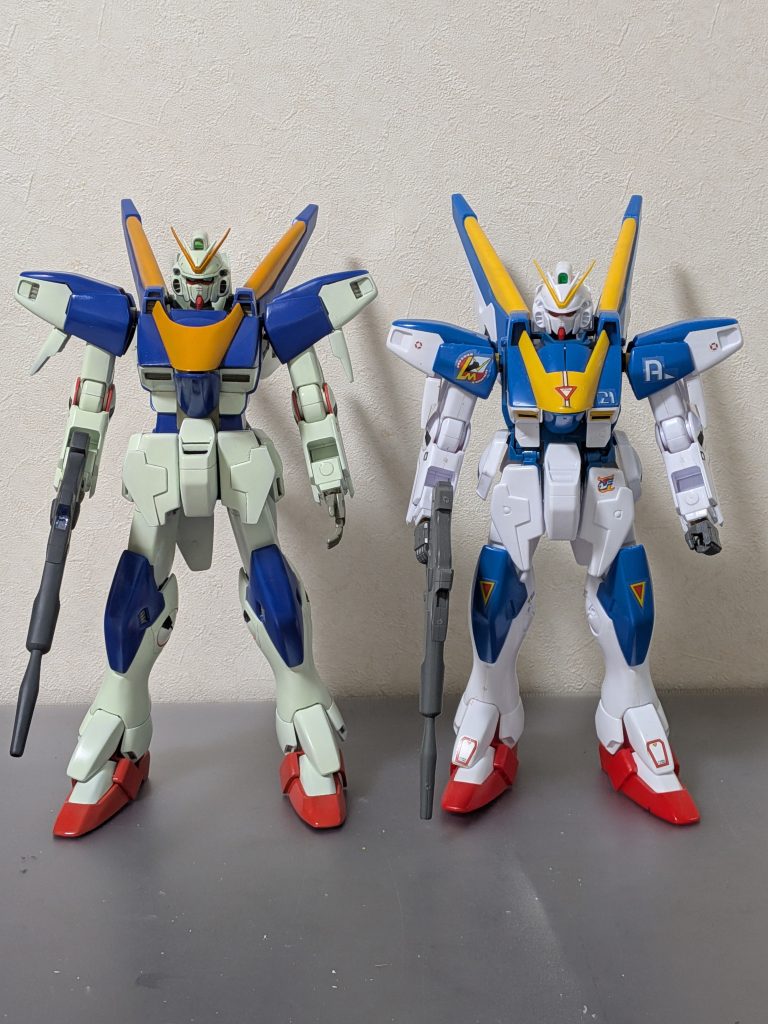 素組と比較。腕とモモを延長し、胸の厚みを薄くしています。