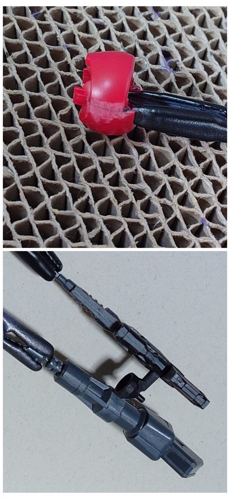 合わせ目消しの様子。合わせ目消しは、腹部、バックパックのキャノン砲身、ビームライフル、後述の大剣に実施。