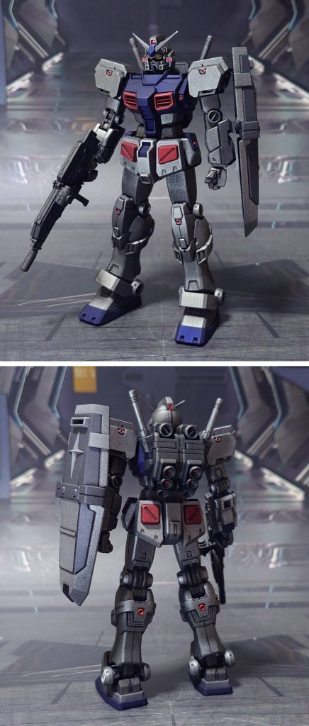 ガンダム7号機の前後ろ。工作は、ゲート痕処理、エッジ尖らせ、パーティングライン・段ズレ・ヒケの対処、面出し、肉抜き穴埋め、合わせ目消し、穴開け、市販パーツ貼り付け・埋め込みによるディティールアップ、ディティール削り落としによるディティールダウン、可動軸への真鍮線埋め込みを実施。