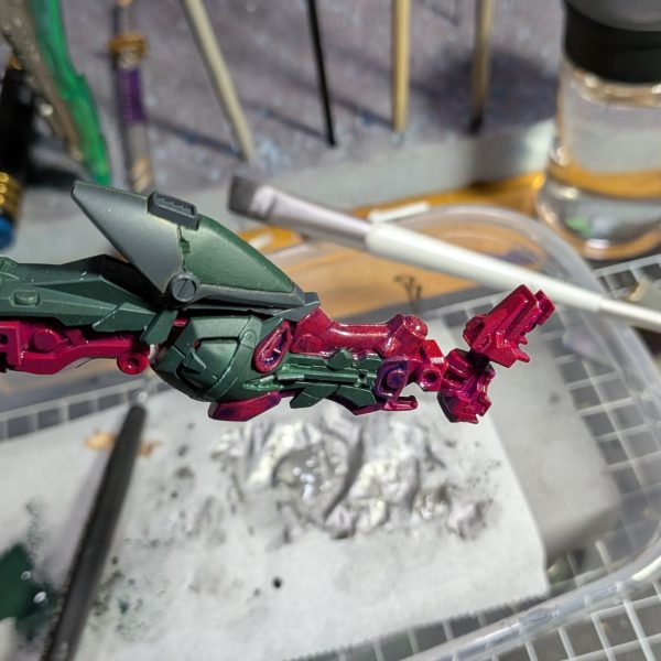 アドバンスドMSジョイント、強敵でした💦💦何とか修正しましたが、細い連動関節はもう諦めました😢(gundam-kao5)RGの全塗装はみんなどうやってるんですかねー🤔（2枚目）