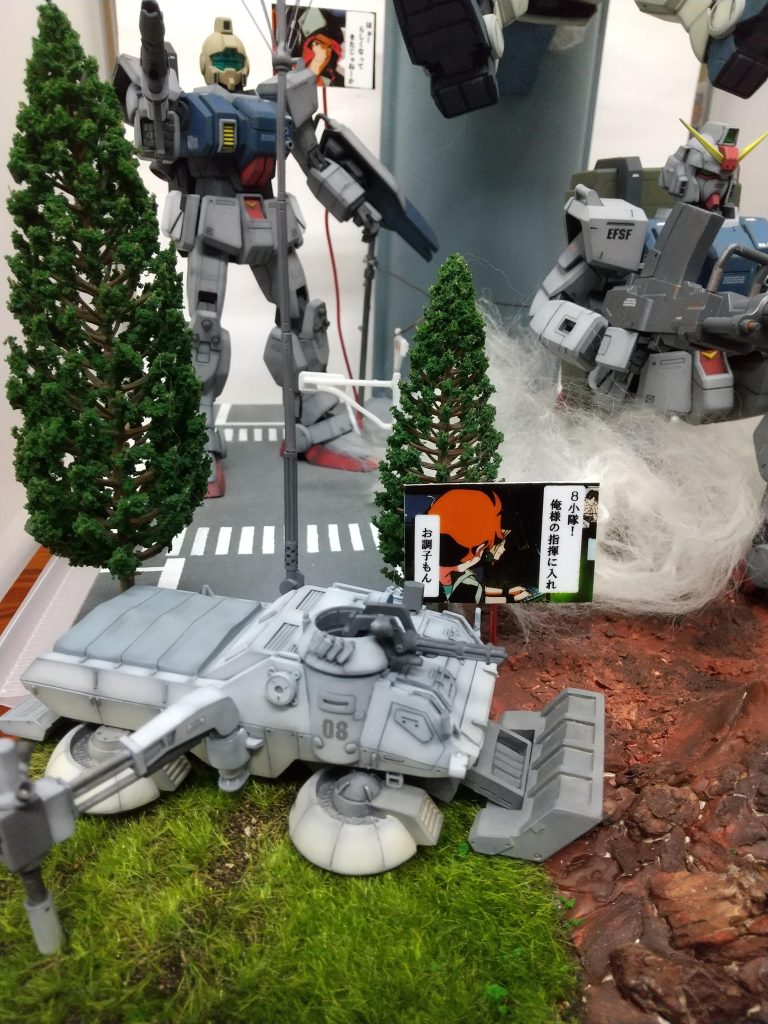 ホバートラックはBクラブ製です、今なら3Dプリンターですぐに作成出来まが当時は無理、手に入れるのに苦労しました。アンカー刺してるシーンが好きです。