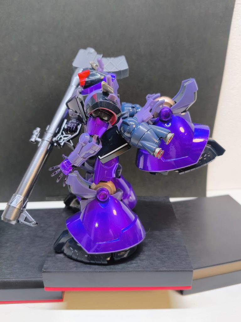 ヤッパ極端な前傾姿勢でないと自立出来ない足と同じバックパックは無理があると思いますでも嫌いじゃない