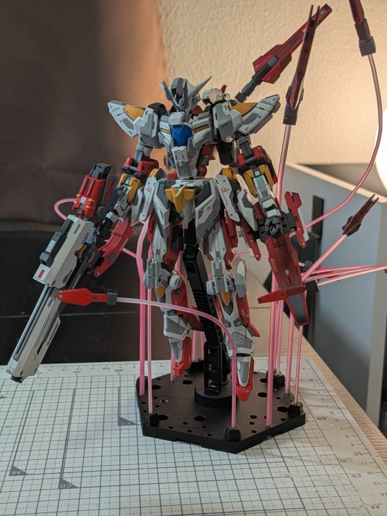 リボーンズガンダムは本編でわずか15分しか登場していないのに、それまで無双していたダブルオーライザーを大破させるなど、存在感は抜群でした