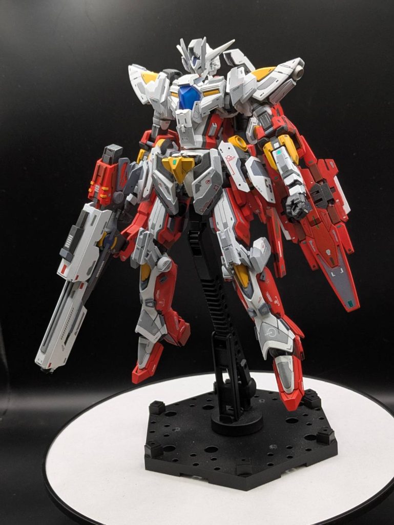 フル装備フィンファングは、背中に4つ、腰に4つ、シールドに4つ、全部で12個!全て着脱可能にしました!昔、RGνガンダム作った時…「ファンネル6個もあってめんどくせー」って思っていたのですが…それ以上の苦行を強いるガンプラがあったとはびっくりです