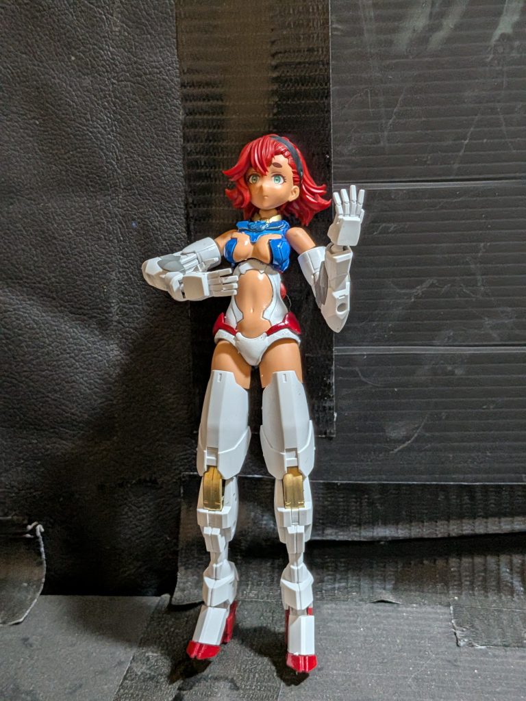 30MSオプションボディパーツを白く塗装し手足は30MMスピナティアを使用。スピナティアの脚がエアリアルと似ていると思ったからね。多少規格が合わないけど力技でなんとかしたよ（笑）