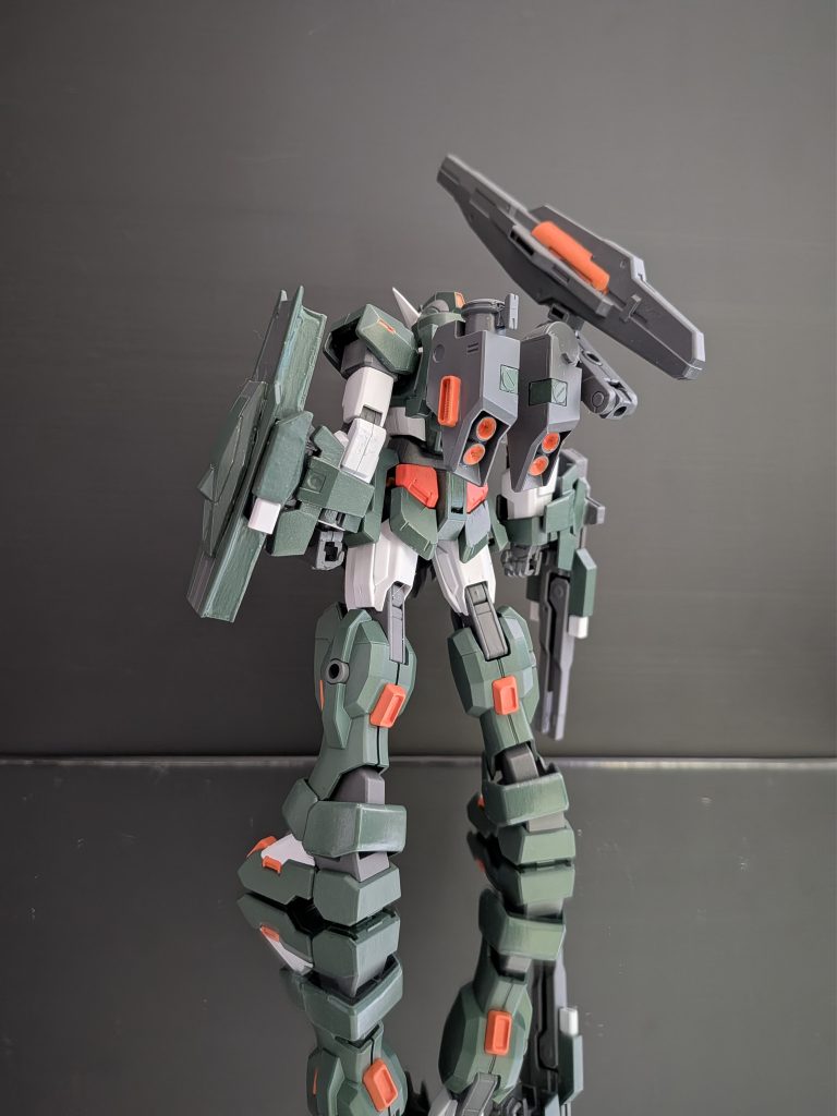 背面から見るのが一番好きかもしれないAGE-1はめちゃくちゃ可動するのに、私のポージングセンスが壊滅的