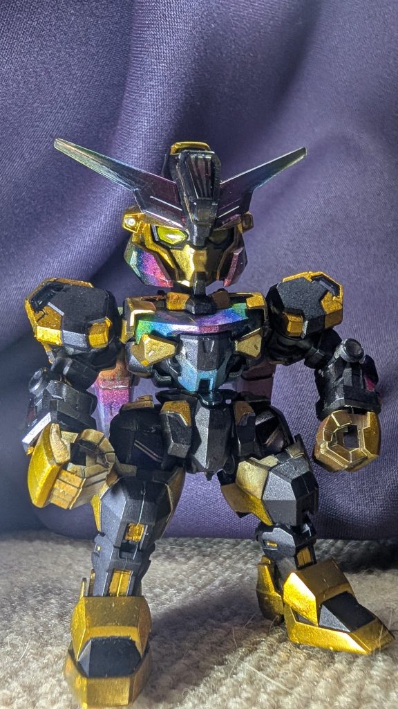 今、写真見て気付いたんですが、左膝部のゴールドが塗り忘れてます😱 もうこのまま投稿します😅