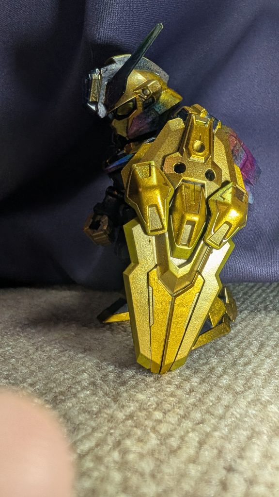 シールドは3種のゴールドにてビットオンフォームは考えてなかったのですが、撮影でやろうとしたら塗れて無い所があったのでやっぱ無しで