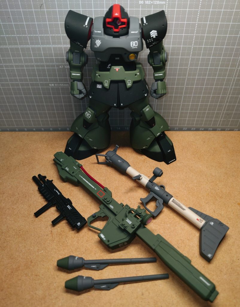 兵装。　ドムはHGに限らず優良キットだと思いました。　（トローペンは大変w）今回もご覧いただきありがとうございました！今年はこれが最後の投稿となります。来年もよろしくお願いしますっ