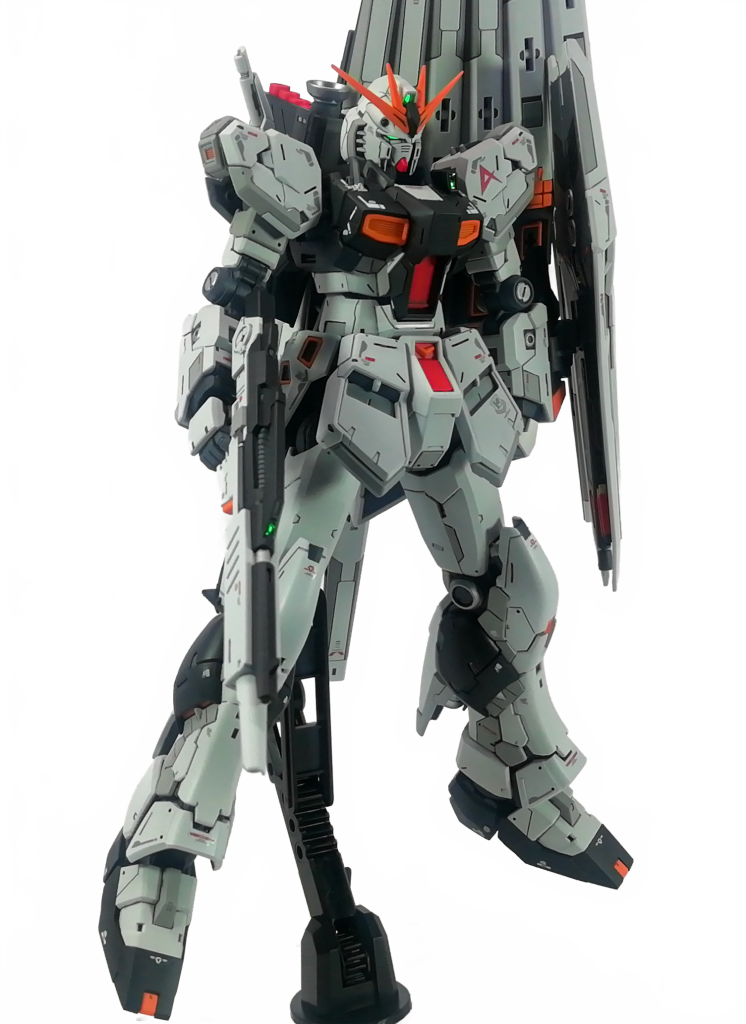 黄色部分を赤っぽくしすぎなのか模型的にはこれがちょうどいいのか良く分からないです　カラーレシピ黒：ニュートラルグレーⅤ黄：マンダリンオレンジ赤：フレイムレッド白：ニュートラルホワイトⅡ+Ⅲ+色の源シアン目：蛍光イエローグリーン　おしまい