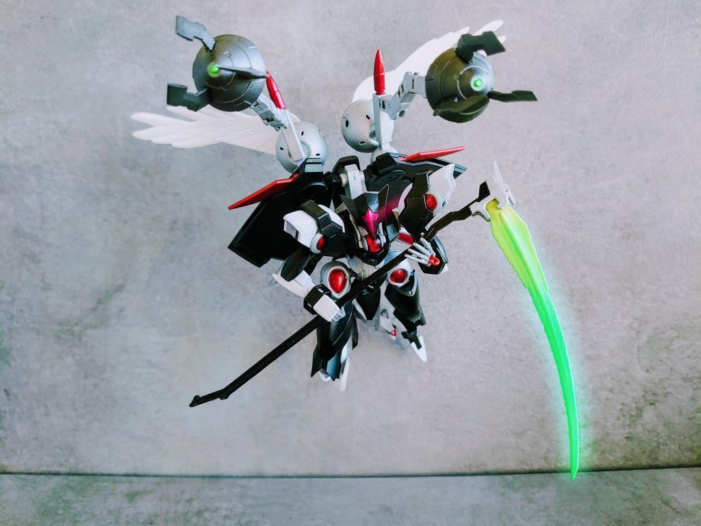 無人機かつ、出力も推進力も不明。不思議なデザインになりました。