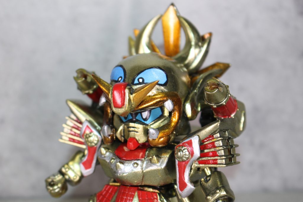 肩に担いでキャノン形態にもできますたのしい