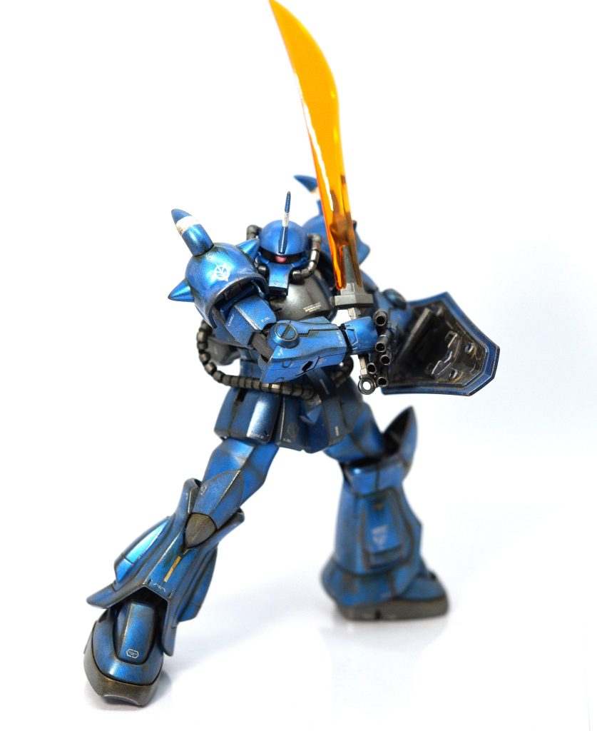 ポージング。いやー一年戦争のジオン量産機はどれも外れがなくバチクソカッコ良い。デカールは純正のものを中心にハイキューパーツさんのコーションデカールです。