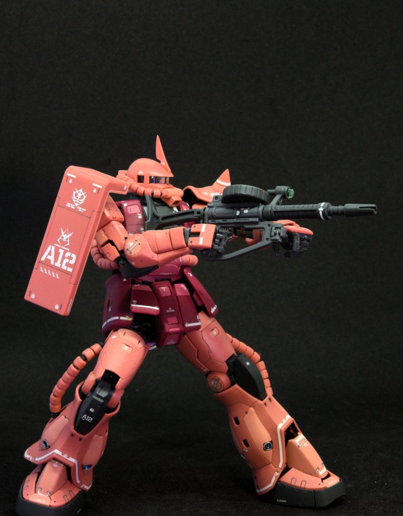 アクションポーズ。基本工作はちゃんとやりましたが、動力パイプのゲート処理はかなり大変でしたw