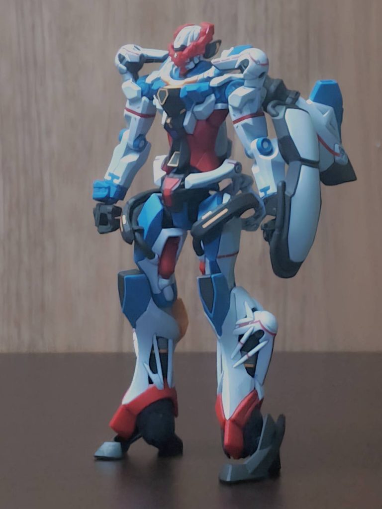 オメガ・サイコミュ非展開時。目隠ししてるみたいだけど、たぶん額の緑色がカメラなんだろうな。頭部は差し替えでしたね。さすがにこのサイズでギミック完全再現は無理がありますか。