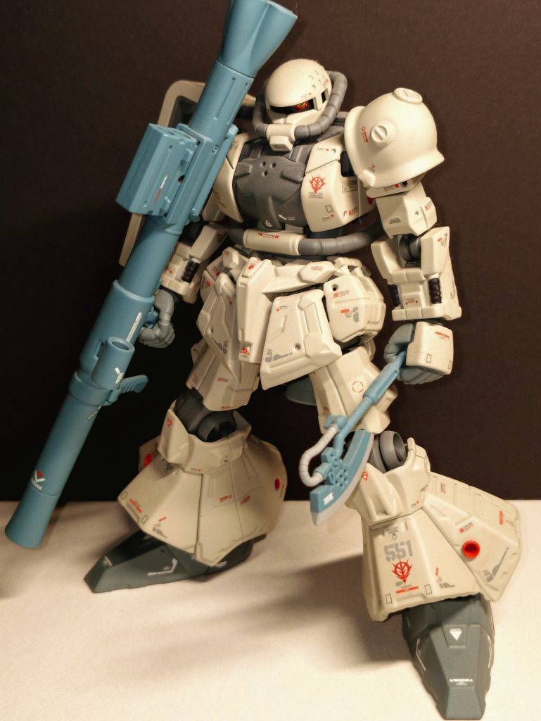 こちらは上半身はリバイブを使用していますが、腰下と腕はGFのリック・ディアスを加工してます。内部の関節やフレームはHGやジャンクを使い作りました。