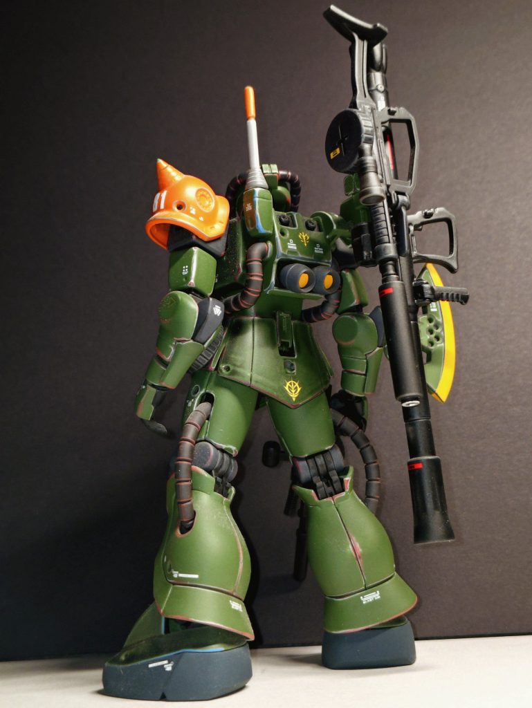 シンプルです。火器のステイは自作です。元はお約束のシャアザクですw