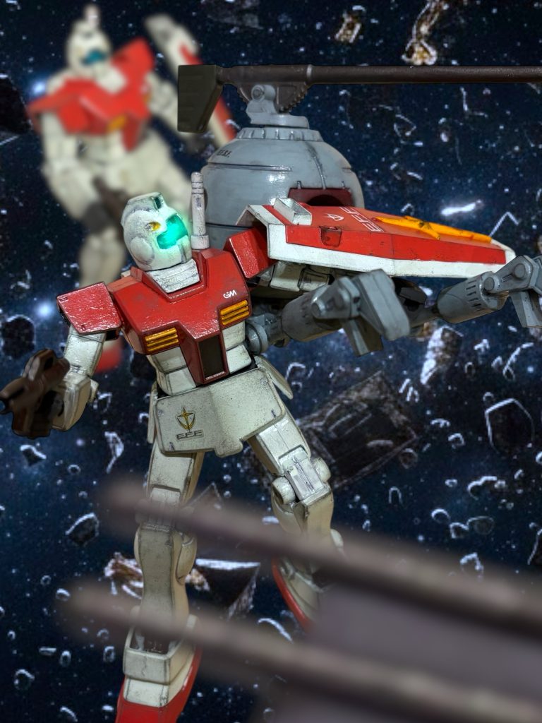 第２位「いいんだ、情けは巡る。ここでアイツらを見逃してやった情けが、いずれアンタの身を救ける……！」第４．１部 #58より、アンナ・ベルクごく最近書いた話からです。Arkperformance先生の漫画「光芒のア・バオア・クー」にて、デブリに衝突しそうなった生身のジオン兵を、連邦のジム（ジャック・ザ・ハロウィン隊？）が助けるというエピソードがあり、そこから着想を得ました。ソロモン編は、クリスマスにポケ戦以外の投稿をしたいなと思って用意しましたが、アンナらしいエピソードになったと思い、気に入っています。情けをかけた後輩の伍長は、残念ながら戦死してしまったようですが、その辺も、敢えて虚しさが出るようにエピソードを配置してみました。