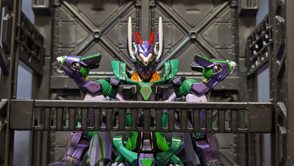 「ジオンが作り出した究極の戦術汎用宇宙機器、gMS-k、GFreD。建造は極秘裏で行われた。われわれジオン、最後の切り札よ。」