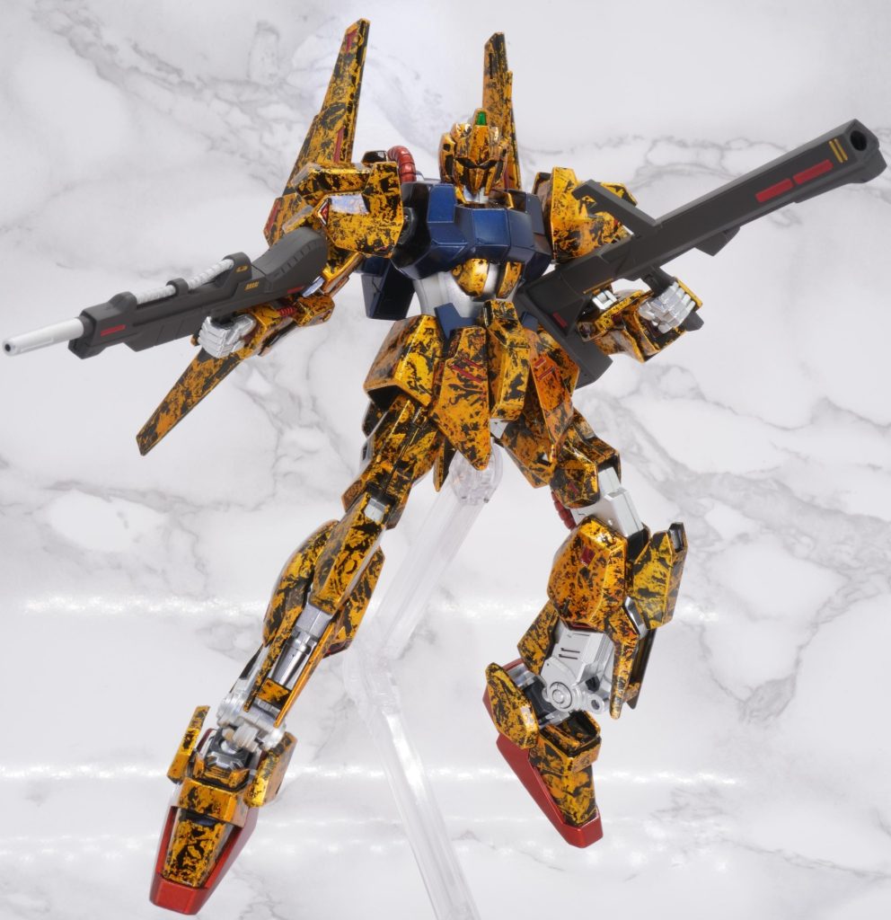 バズーカの抱え持ちは、肩可動域が渋いので、ポージングが決まりにくいです。