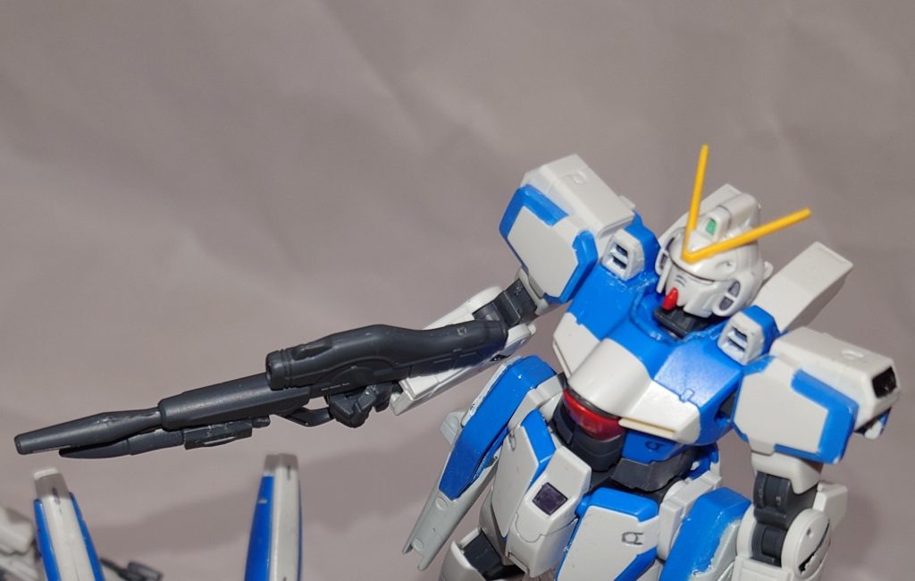 武装は、大型榴弾を装填したマルチプルランチャー·二式(ML2)を着けたビームライフルと腰に旧1/144武器セットのビームカノンをネオジム磁石で着脱出来るようにしました