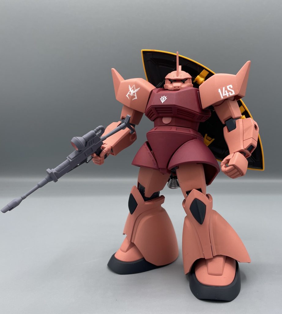 MS-14S GELGOOG [CHAR'S CUSTOM]　新年一発目のガンプラは、シャア専用ゲルググにしました。ゲルググと言えば、ザクの後継にあたるジオン公国軍の主力量産MSです。ザクが汎用人型スーツ的な役割を持っていたのに対し、ゲルググは対ＭＳ戦闘を念頭に置いた”戦闘機”です。&nbsp;私はＭＳに乗っても、必ず帰ってくる主義でな