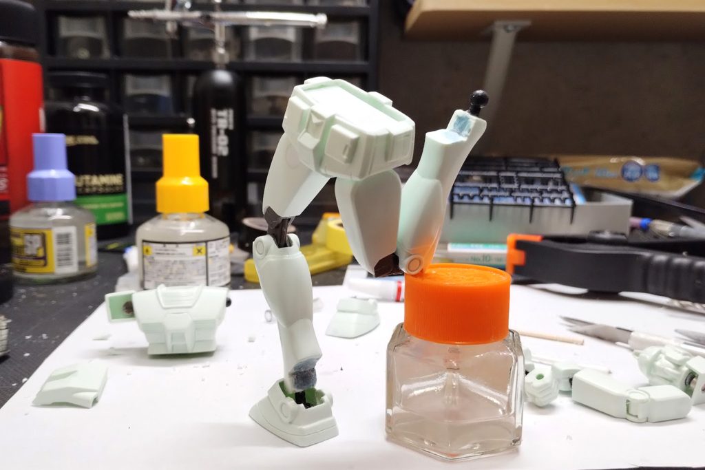 素組みではできないポーズができるようになりました。