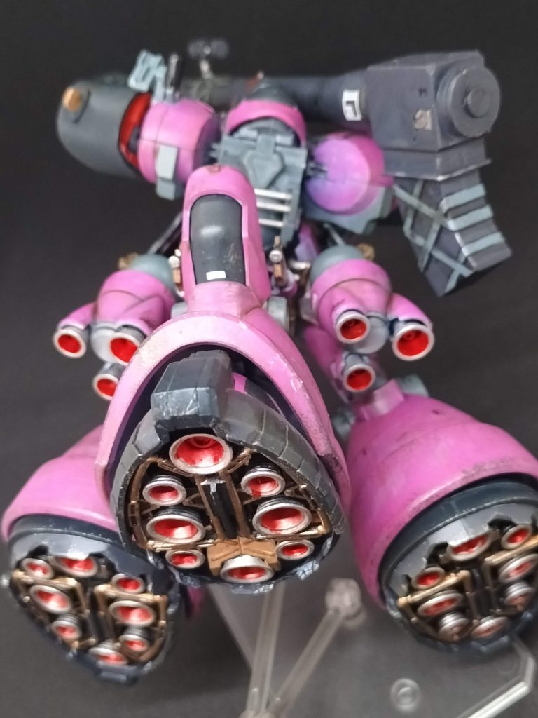 バックショット。背中の手抜きに気付いた