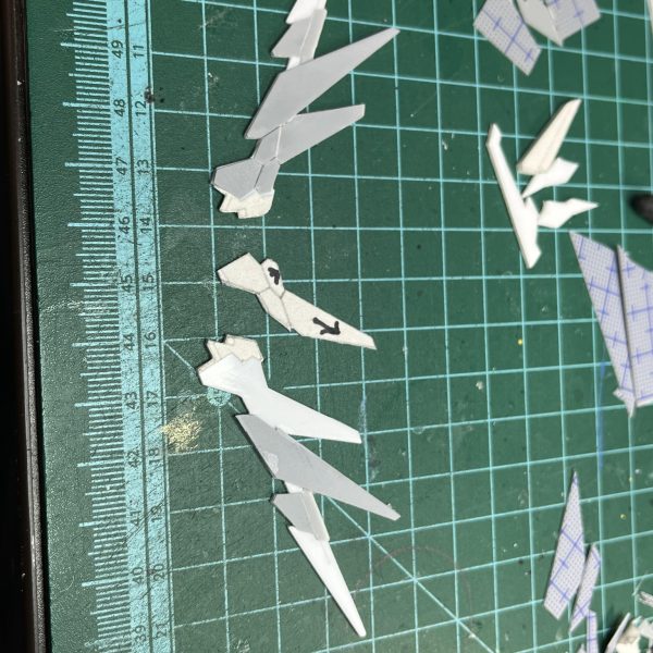 アンテナスクラッチとパーツ分割に…（7枚目）