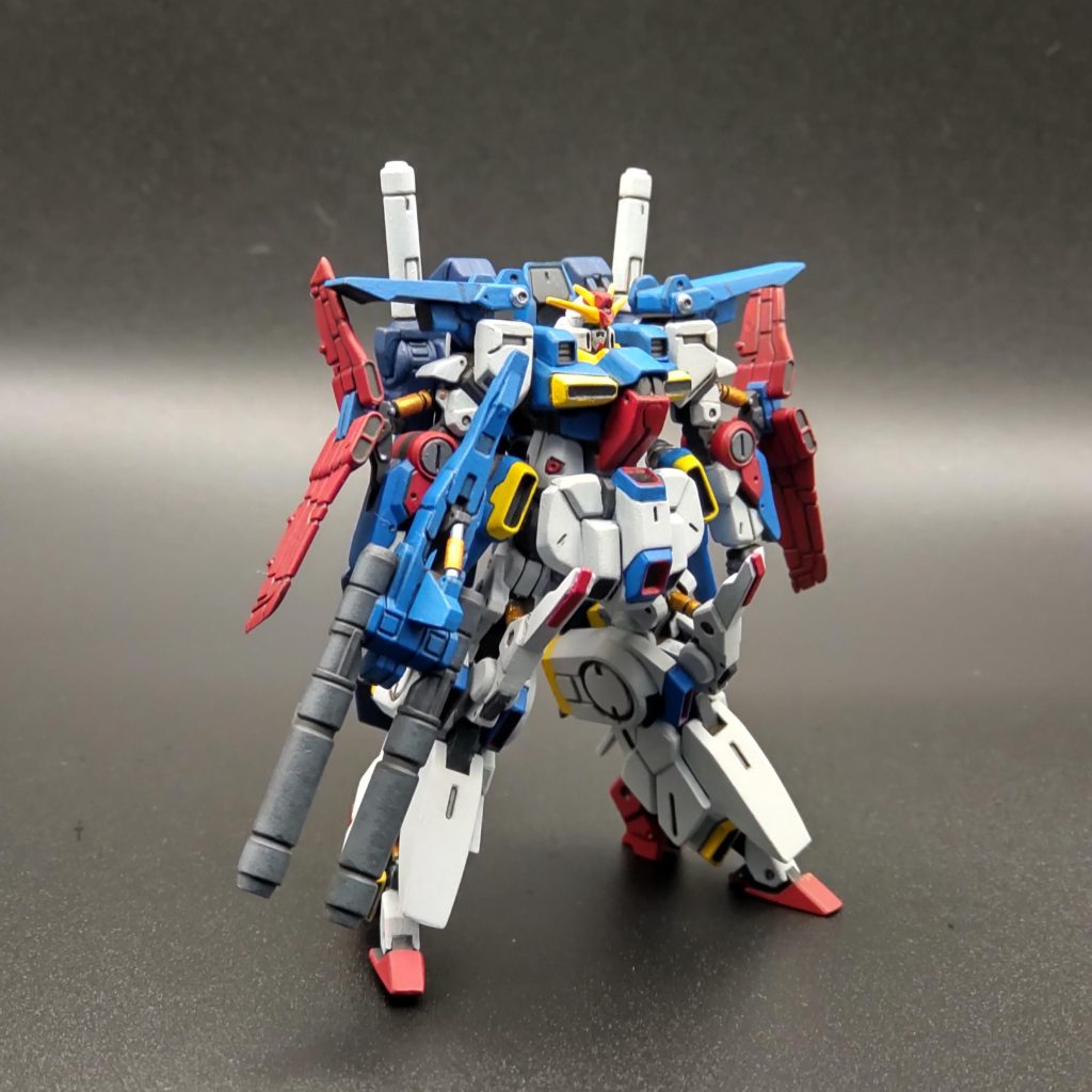 下地を透かした塗装にも挑戦しましたが、なかなか難しいかったです。今回はダブルビームライフルの部分だけ、少し下地を透かして金属感を出しました。アーティファクトは塗り分けをきっちりやることに専念したいと思います。