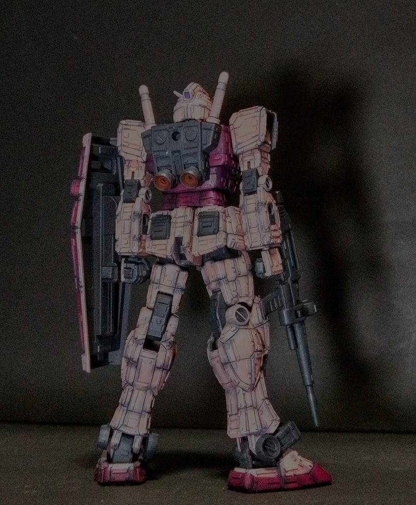 紅いガンダム–7枚目/制作者：AKさん