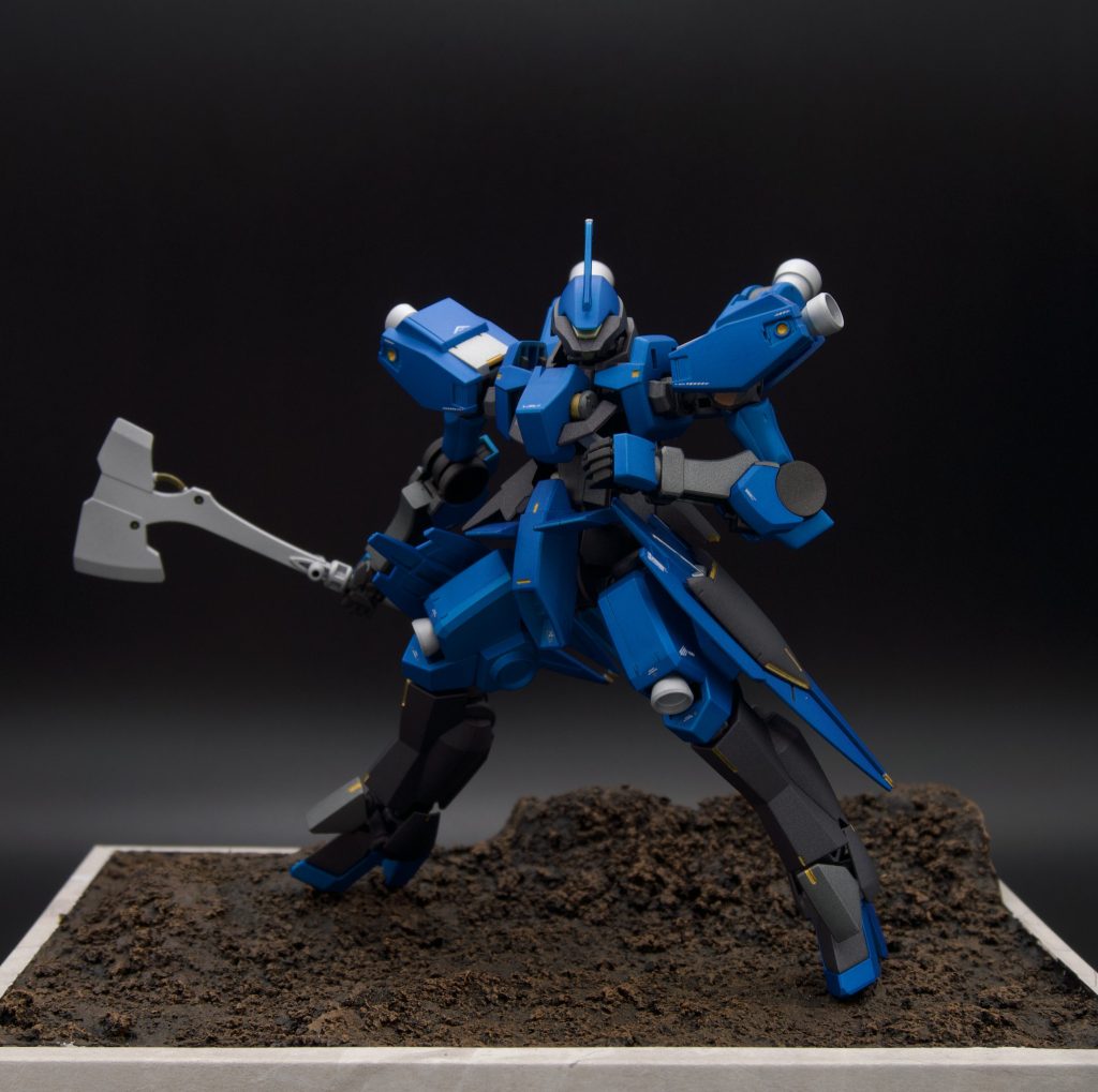 ▼カラーレシピ青：シルバーサフ → クリアブルー銀：シルバーサフ濃いグレー：シルバーサフ → スターブライトガンメタ関節：シルバーサフ＋黒サフ＋スターブライトガンメタ（混色）