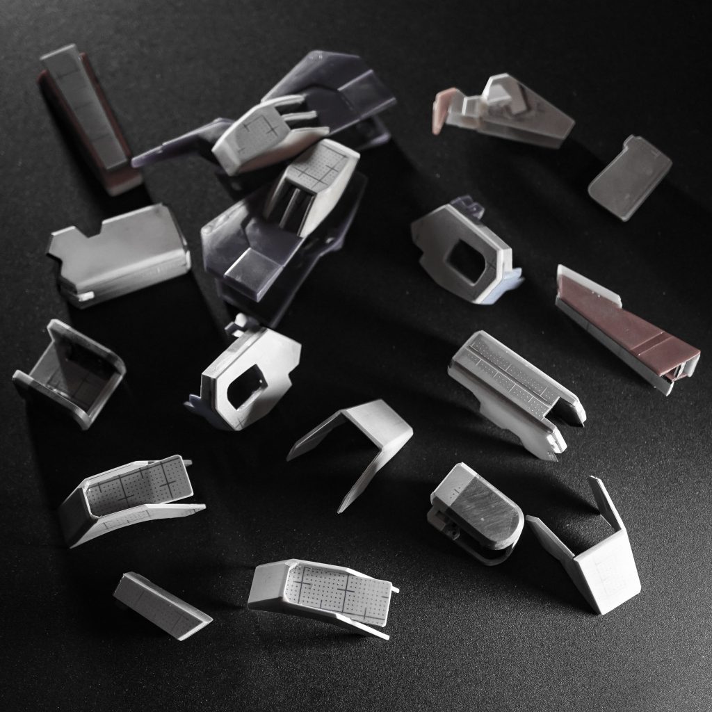 作品名：<p>ベースは旧キット。 複数のMGとHGからパーツを流用しつつ あれもこれもプラ板工作。</p>
