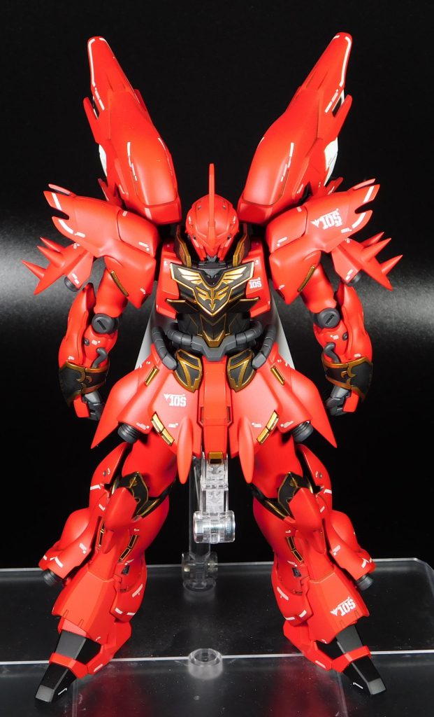 紅白ガンプラ合戦の為急遽製作しました。肩部のパーティングライン変更、スパイクシャープ化以外ほぼストレートに組んでこのプロポーション、最近のガンプラのクオリティには脱帽です。