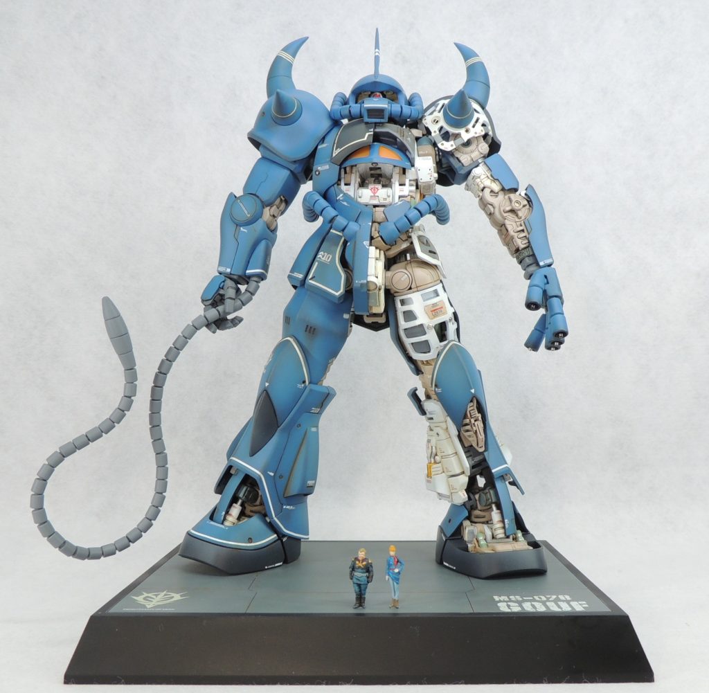 ■つや消し塗装　仕上げとして、水性塗料のつや消しをプロユースシンナーで希釈してオーバーコートしています。これは、「水性塗料のつや消しをシンナーで溶いて吹き付けると、物凄くつや消しになる」といった記事を模型誌で見たことがあったため、実践してみたものです。乾燥後の塗装面は完璧なつや消しとなり、仕上がり状態は良好でした。