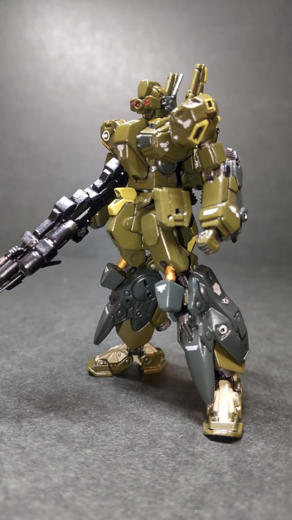 塗装は黒サフからの立ち上げで、水性カラーのエアブラシ塗装。細部は筆塗り、トップコートは艶消しです。塗装は苦手分野で、少し厚塗り気味ですね～😓塗り分け少なかったので助かりました😅