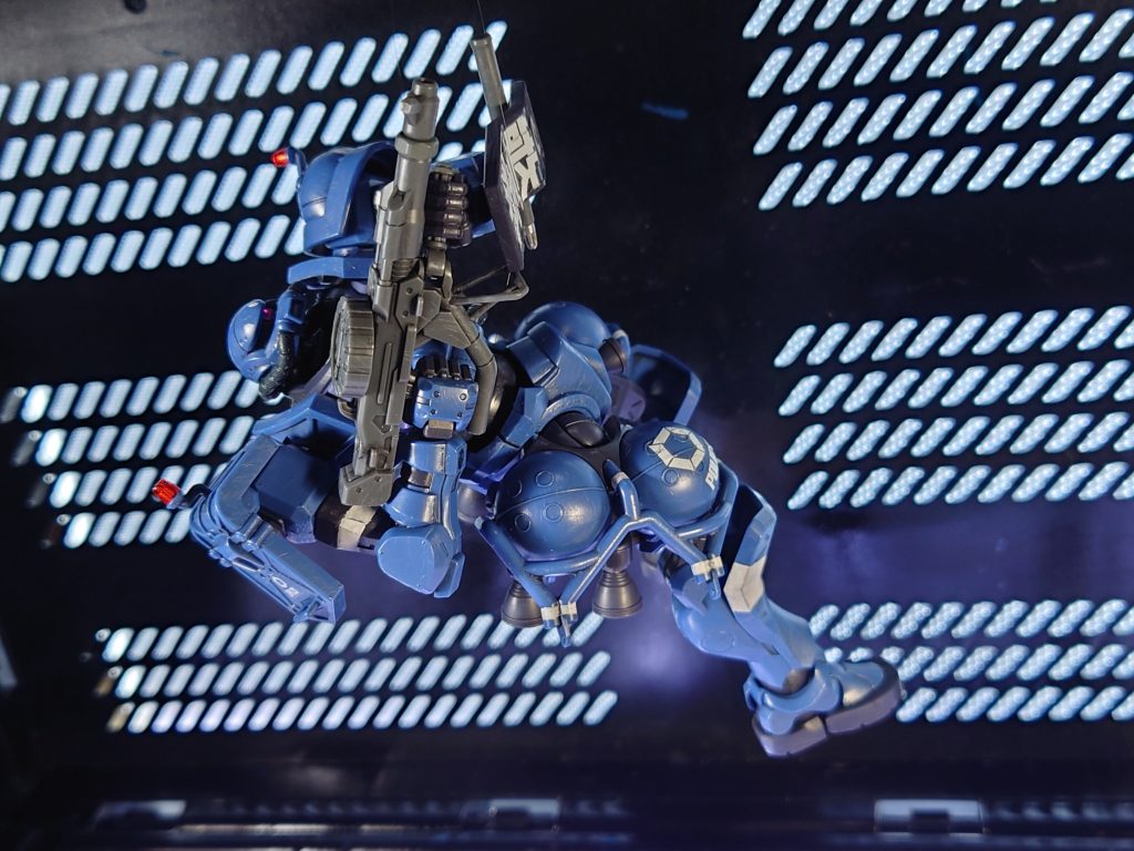 機体を回転して射撃するよりも↓